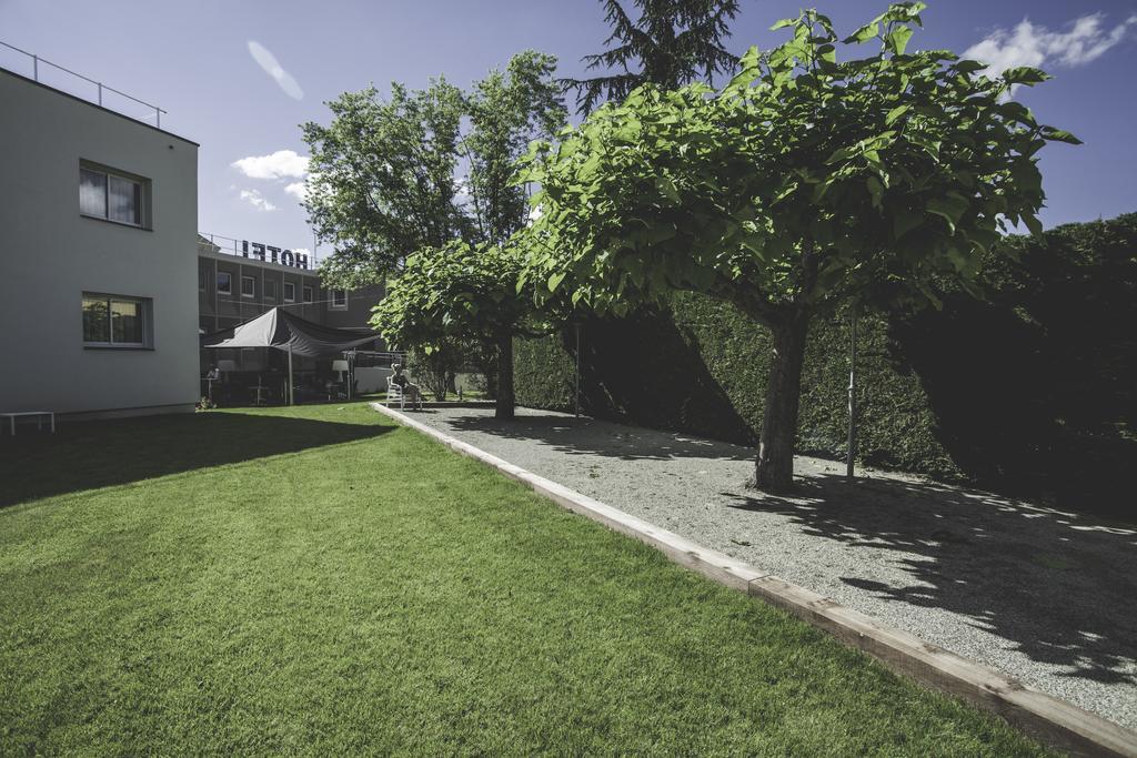 Saint-Paul-lès-Romans Hotel Karene מראה חיצוני תמונה