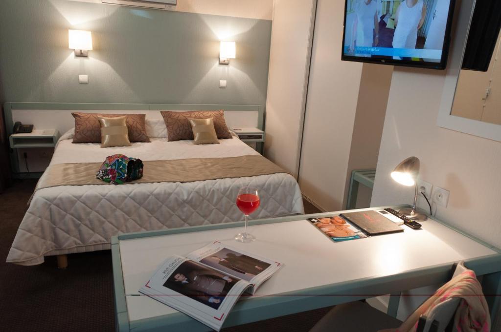 Saint-Paul-lès-Romans Hotel Karene מראה חיצוני תמונה